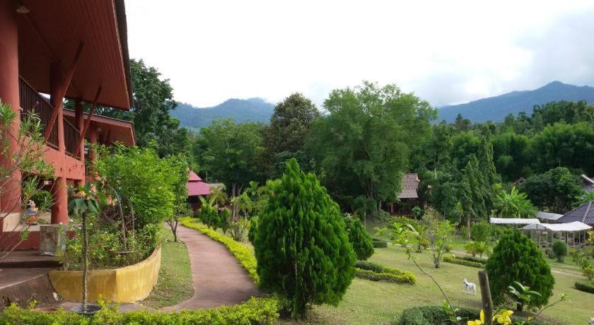 Ban Rai Tin Thai Ngarm Eco Lodge Маэ-Рим Экстерьер фото